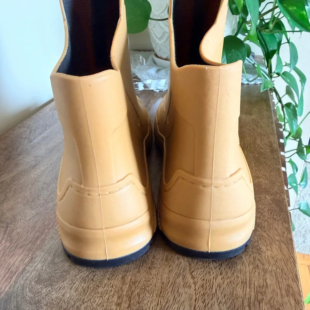 Womens EU 41 Tan Brown Waterproof Ankle Rain Bots Lug Sole Pull On Outdoor Wet